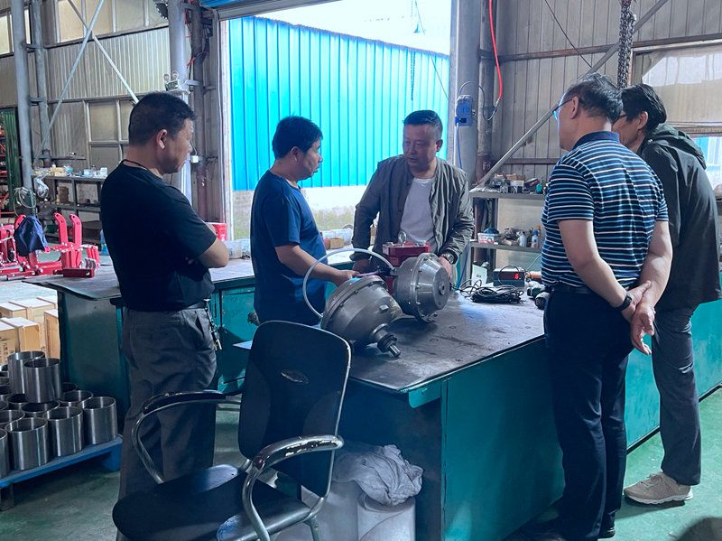 合作伙伴的主要負責人來我廠參觀、調(diào)研